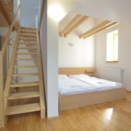 Restaurace A Pension Hrebikarna Хомутов Екстериор снимка