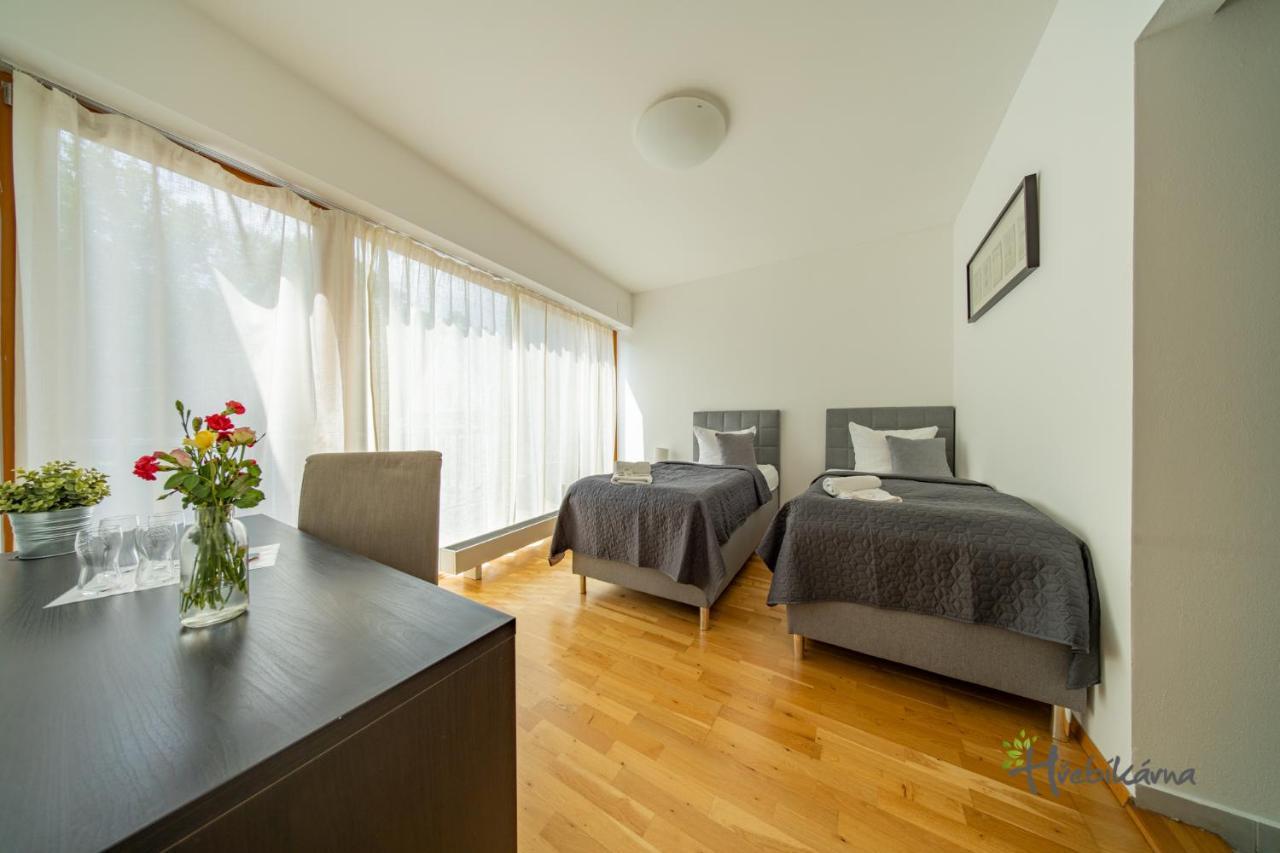Restaurace A Pension Hrebikarna Хомутов Екстериор снимка